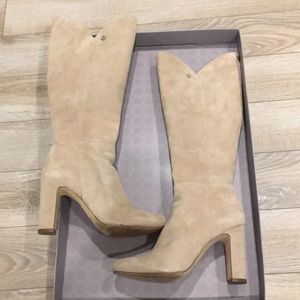 Suede boots